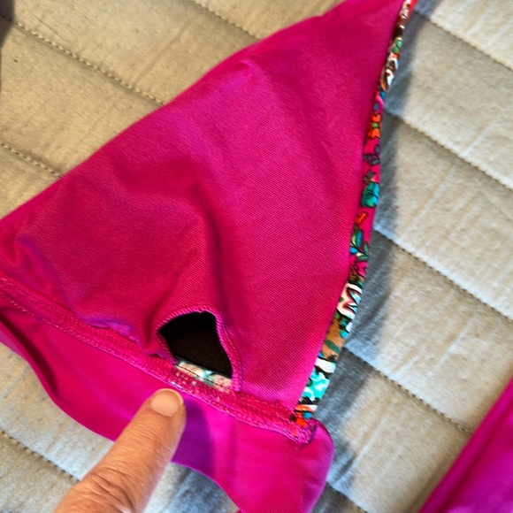 NEW, BECCA Fuchsia paisley Bikini Top, size medium - Picture 4 of 8